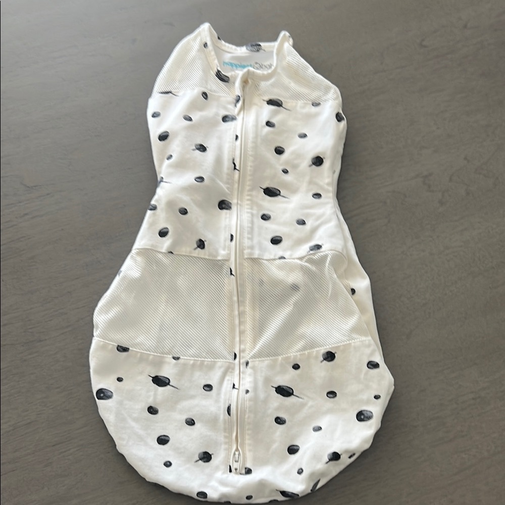 Happiest Baby Sleepea 5-Second Swaddle - Picture 5 of 8